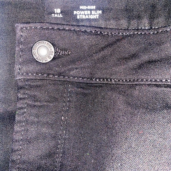 Old Navy Jeans - “NWT” Power Slim Straight- Mid Rise 🤩 - Picture 5 of 12